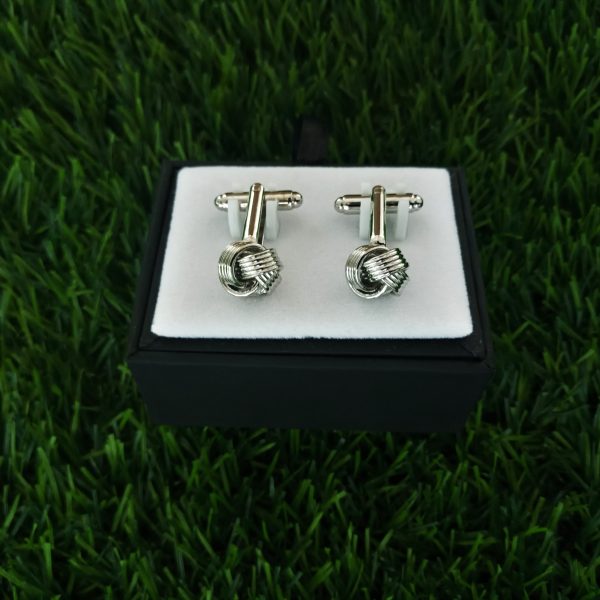 Equilibrium Knot Cufflinks